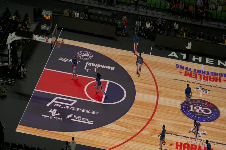 Phygital International star at the Harlem Globetrotters show in Athens